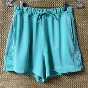 Gymshark Shorts Women’s Small Light Green